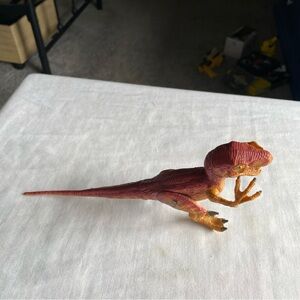 Jurassic Park Red & Orange Reptile Habitat Figure - Textured Terrarium Décor